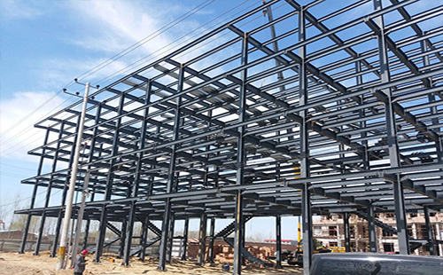 青海青海钢结构厂房屋面选材指南：确保性能与经济性的完美结合